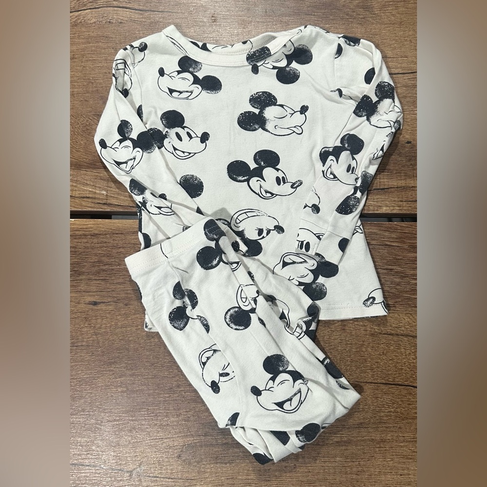 Gap snug fit pajamas